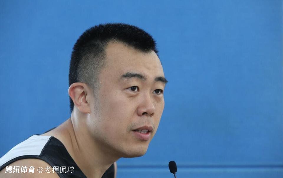 肌肉男裸体洗澡露j网站